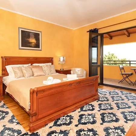 Luxury For 14 People Near Porec