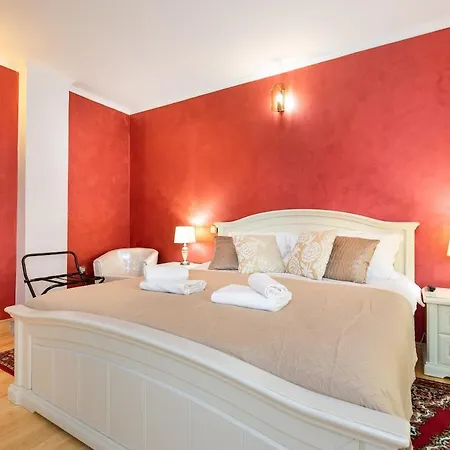 Luxury For 14 People Near Porec Zbandaj