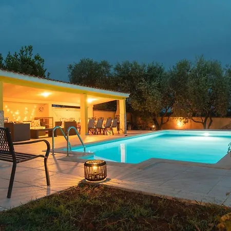 Luxury For 14 People Near Porec Villa