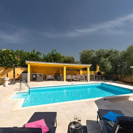 Luxury For 14 People Near Porec Villa Zbandaj