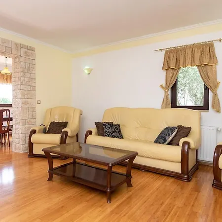 Luxury For 14 People Near Porec *