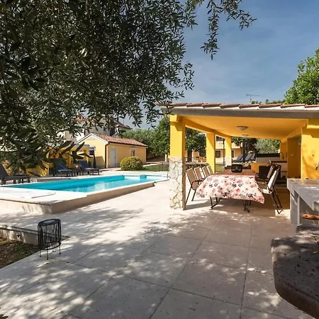 Luxury For 14 People Near Porec Villa Zbandaj