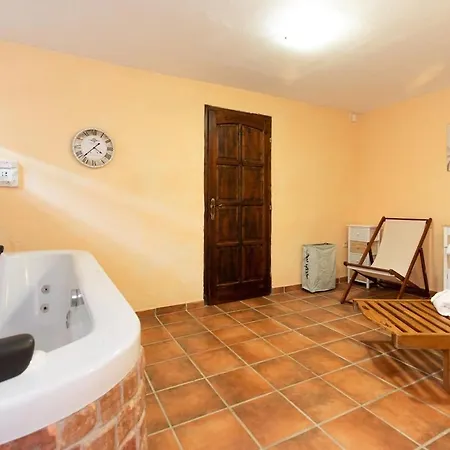 Villa Luxury For 14 People Near Porec Zbandaj