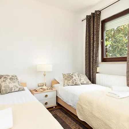 Luxury For 14 People Near Porec * Zbandaj