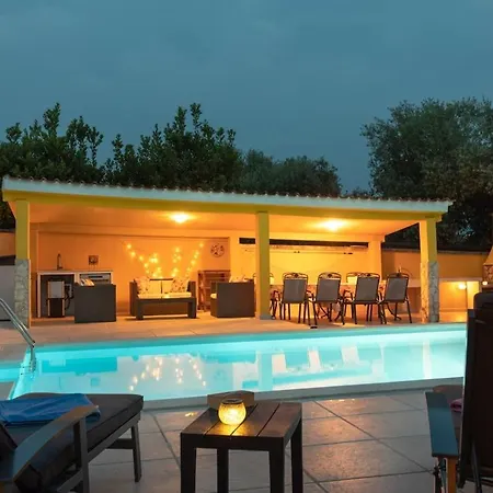 Luxury For 14 People Near Porec *