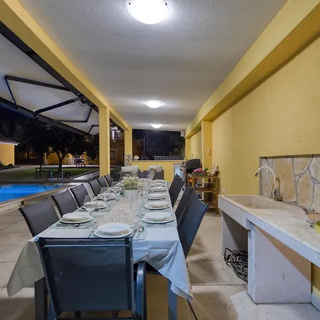 Luxury For 14 People Near Porec