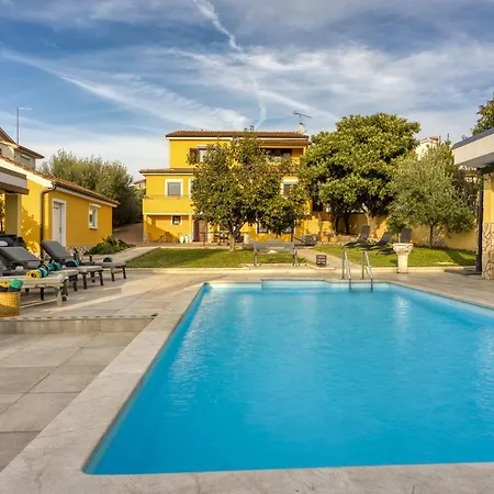 Luxury For 14 People Near Porec