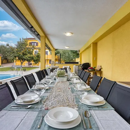 Luxury For 14 People Near Porec Villa Žbandaj