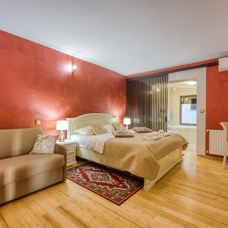 Villa Luxury For 14 People Near Porec Žbandaj