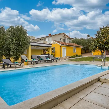 Luxury For 14 People Near Porec * Žbandaj