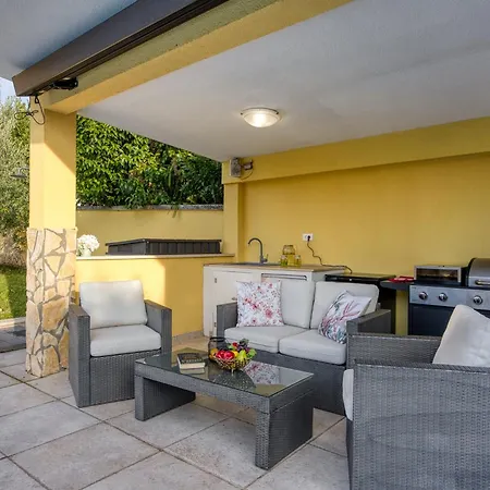 Villa Luxury For 14 People Near Porec