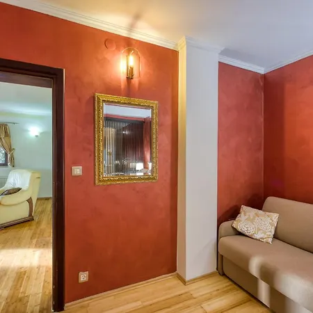 Luxury For 14 People Near Porec Žbandaj