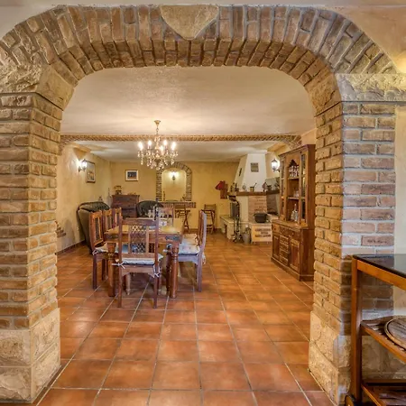 Luxury For 14 People Near Porec Žbandaj