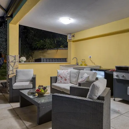 Luxury For 14 People Near Porec