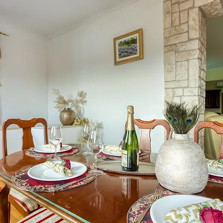 Villa Luxury For 14 People Near Porec
