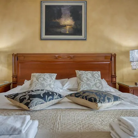 Villa Luxury For 14 People Near Porec