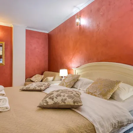 Luxury For 14 People Near Porec Villa Žbandaj