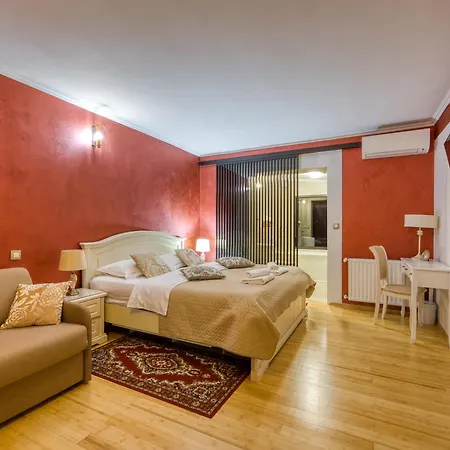 Luxury For 14 People Near Porec *