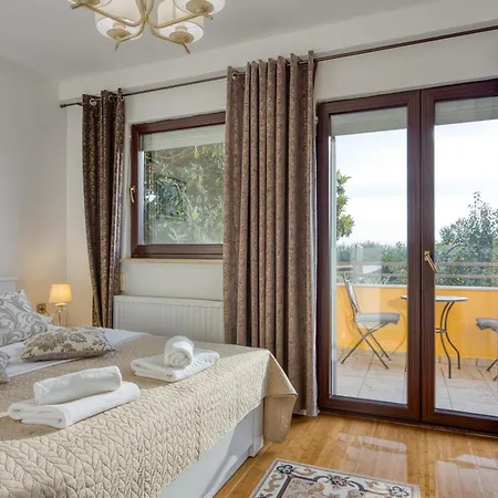 Villa Luxury For 14 People Near Porec