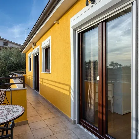 Luxury For 14 People Near Porec Villa Žbandaj