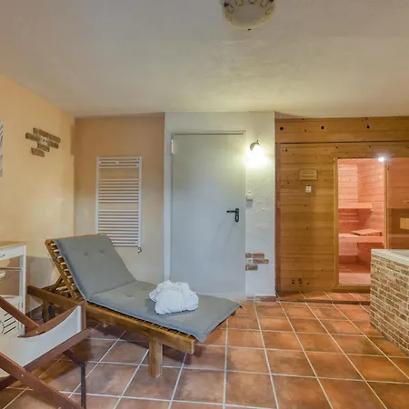 Luxury For 14 People Near Porec Žbandaj