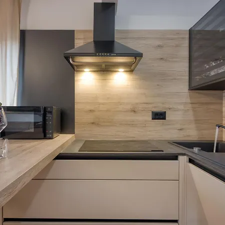 Villa Luxury For 14 People Near Porec Žbandaj