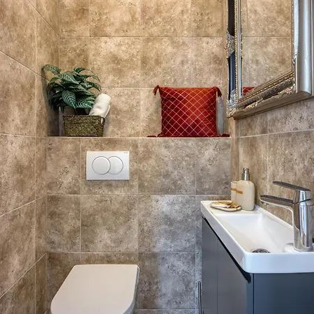 Luxury For 14 People Near Porec Villa Žbandaj